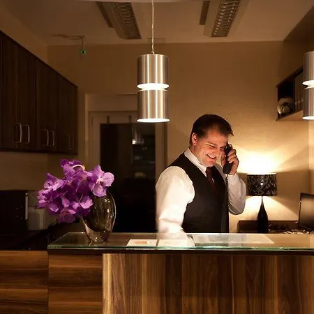 Hotel Frankfurt Messe 3*