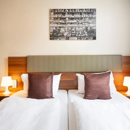 Hotel Frankfurt Messe 3*
