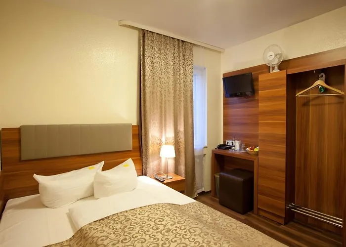 Frankfurt Messe Hotel 3*