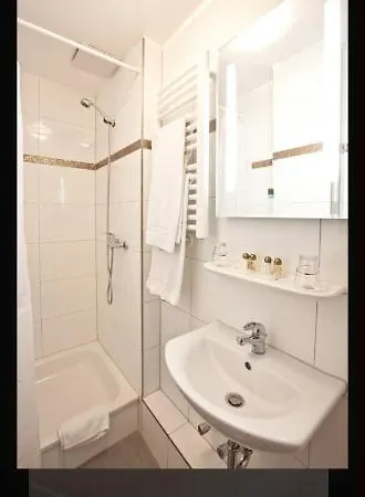 Hotel Frankfurt Messe 3*