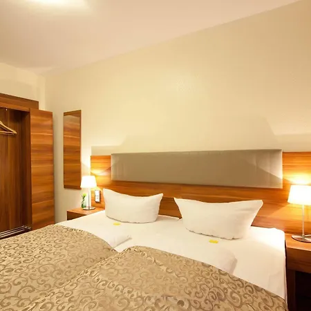 Hotel Frankfurt Messe 3*
