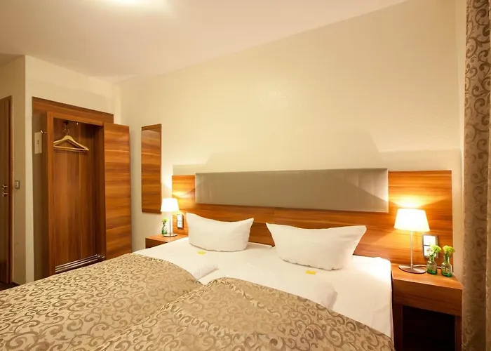 Hotel Frankfurt Messe 3*